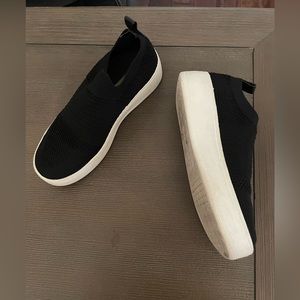 Steve Madden Women’s Slip on shoes 6.5